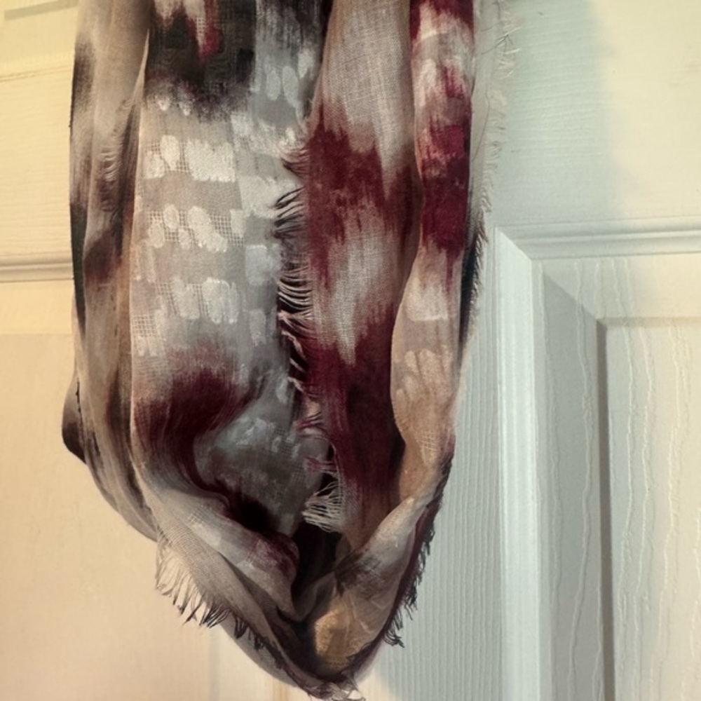 Infinity Scarf with fringe edges